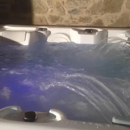 Tenuta Angelici Winery Henni With Pool Sauna And Jacuzzi וילה *
