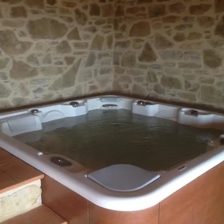 Tenuta Angelici Winery Henni With Pool Sauna And Jacuzzi וילה *